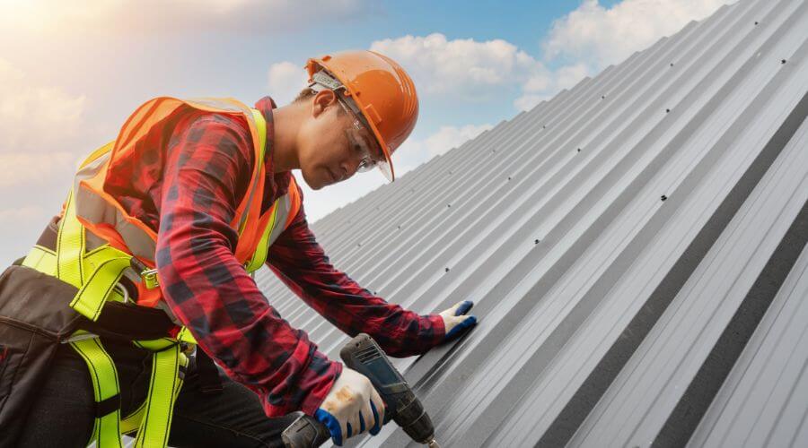 Professional residential roofers in Cropsey, IL